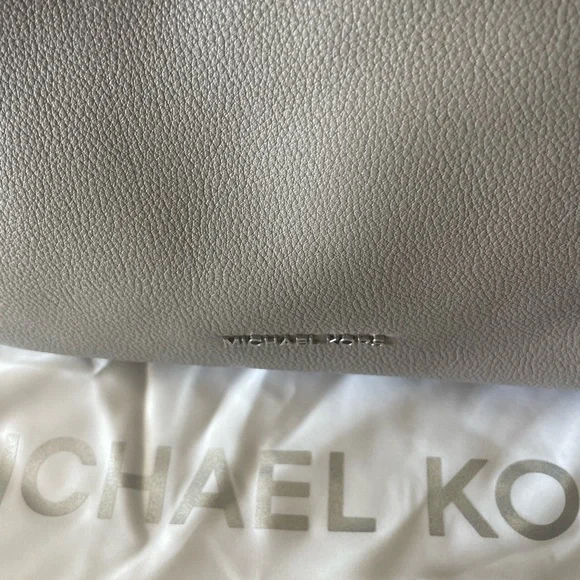 SOLD-🖤MICHAEL Michael Kors Raven Large Shoulder Bag - Picture 6 of 15